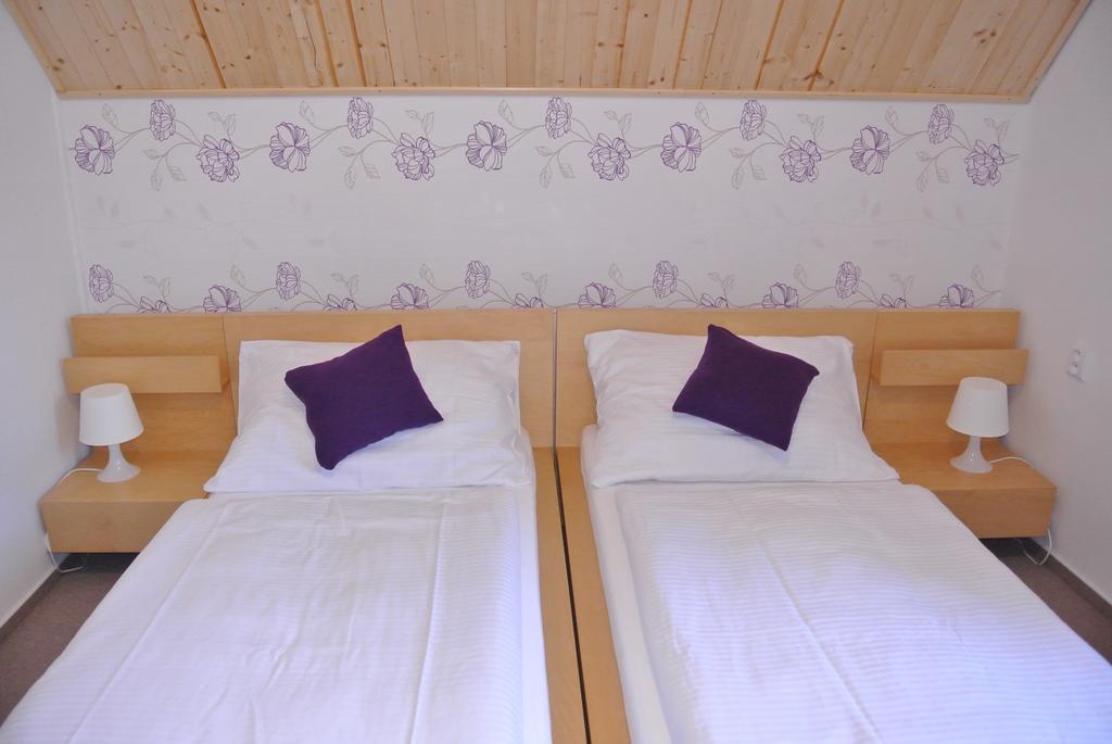 Apartmany Ruze ลิโปวา ลาสเนีย ภายนอก รูปภาพ